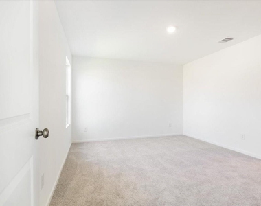 18606 Tulip Creek Drive - Photo Thumbnail 6