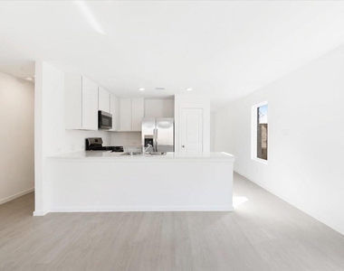 18606 Tulip Creek Drive - Photo Thumbnail 4