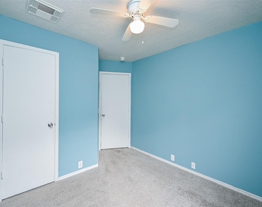 23850 Pebworth Place - Photo Thumbnail 11