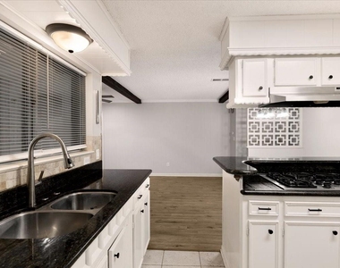 3313 Churchill Street - Photo Thumbnail 9