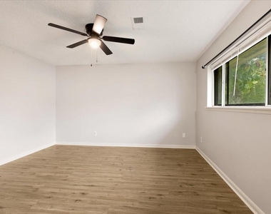3313 Churchill Street - Photo Thumbnail 12