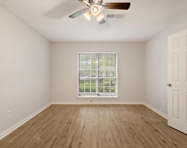 3313 Churchill Street - Photo Thumbnail 11
