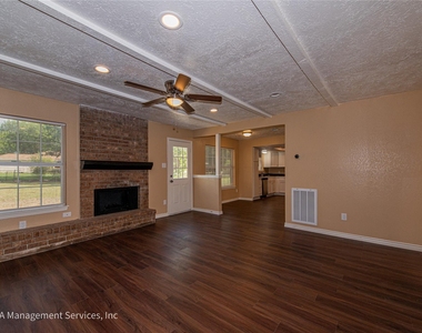 12834 Timothy Drive - Photo Thumbnail 8