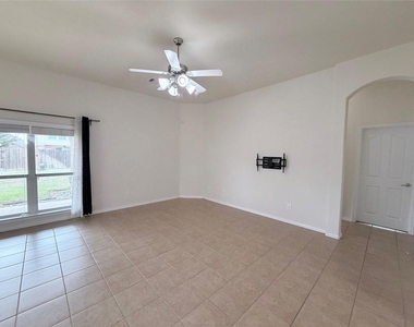 18115 Serene Shore Drive - Photo Thumbnail 9