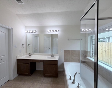 18115 Serene Shore Drive - Photo Thumbnail 17
