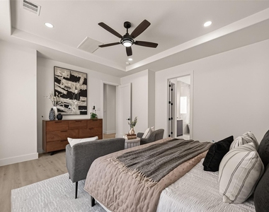 1105 Wilson St - Photo Thumbnail 18