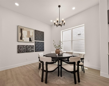 1105 Wilson St - Photo Thumbnail 5