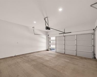 1105 Wilson St - Photo Thumbnail 26