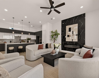 1105 Wilson St - Photo Thumbnail 2