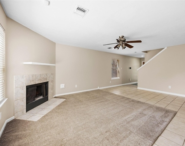 802 Oak West Drive - Photo Thumbnail 3
