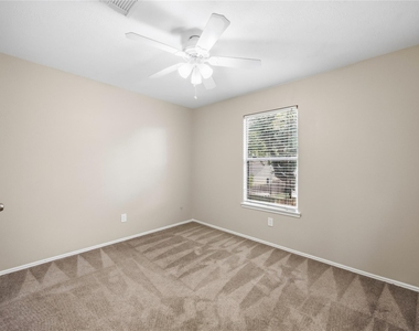 802 Oak West Drive - Photo Thumbnail 13