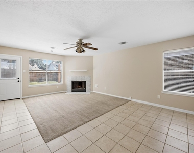 802 Oak West Drive - Photo Thumbnail 2
