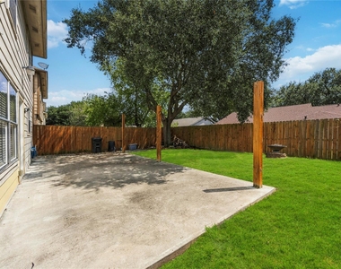 802 Oak West Drive - Photo Thumbnail 19
