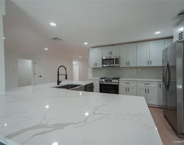 7942 Hammerly Boulevard - Photo Thumbnail 5