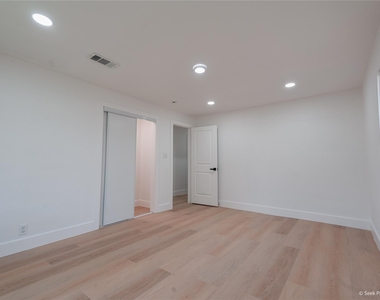 7942 Hammerly Boulevard - Photo Thumbnail 12