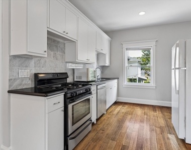 1638 Harvard Street - Photo Thumbnail 6