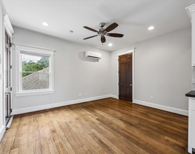 1638 Harvard Street - Photo Thumbnail 2