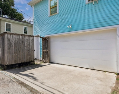 1638 Harvard Street - Photo Thumbnail 9
