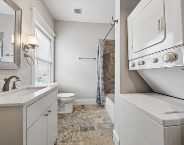 1638 Harvard Street - Photo Thumbnail 3