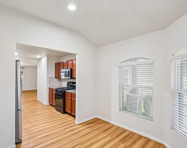 21127 Fox Orchard Court - Photo Thumbnail 13