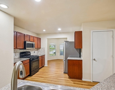 21127 Fox Orchard Court - Photo Thumbnail 10