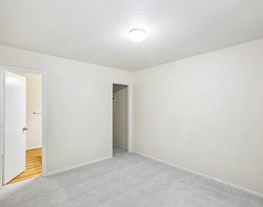 21127 Fox Orchard Court - Photo Thumbnail 17