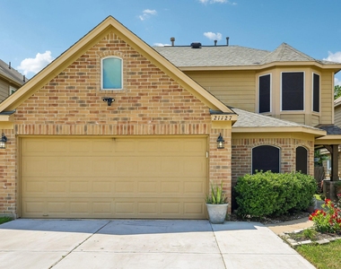 21127 Fox Orchard Court - Photo Thumbnail 3