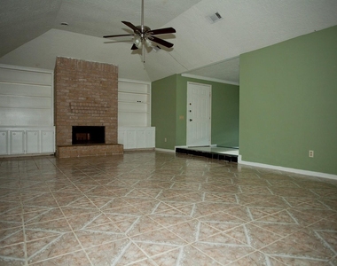 6318 Crakston Street - Photo Thumbnail 4