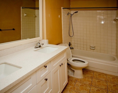 6318 Crakston Street - Photo Thumbnail 14