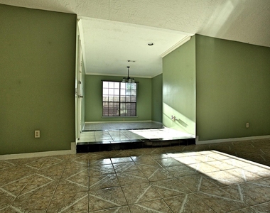 6318 Crakston Street - Photo Thumbnail 10