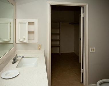 6318 Crakston Street - Photo Thumbnail 19