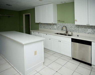 6318 Crakston Street - Photo Thumbnail 9