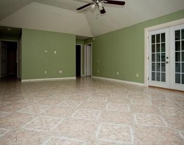 6318 Crakston Street - Photo Thumbnail 6