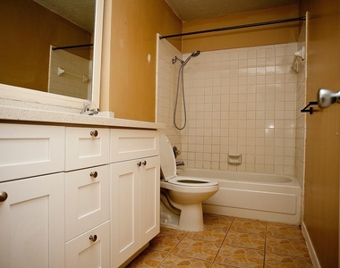 6318 Crakston Street - Photo Thumbnail 13