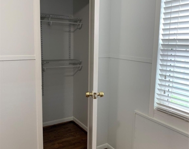 2303 Blodgett Street - Photo Thumbnail 9