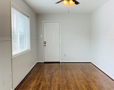 2303 Blodgett Street - Photo Thumbnail 8