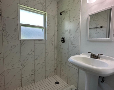 2303 Blodgett Street - Photo Thumbnail 6