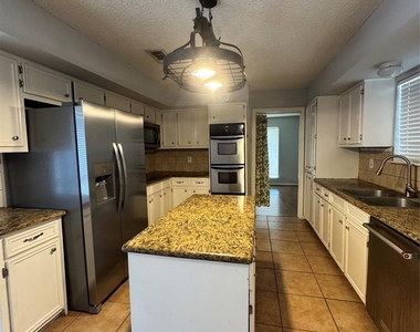 12012 S Blackjack Oak Circle - Photo Thumbnail 13