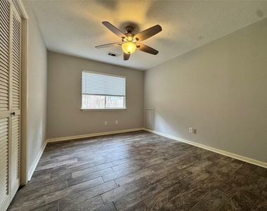 12012 S Blackjack Oak Circle - Photo Thumbnail 15