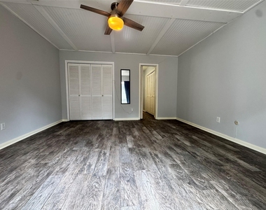 12012 S Blackjack Oak Circle - Photo Thumbnail 16