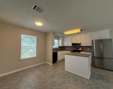 16400 Many Trees Lane - Photo Thumbnail 7