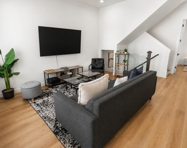 6742 Peerless Street - Photo Thumbnail 6