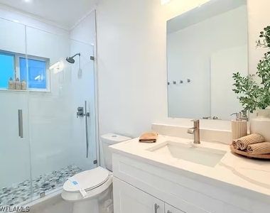 3911 Ne 16th Place - Photo Thumbnail 22