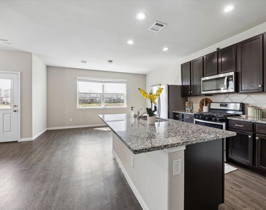 3811 W Alessano Lane - Photo Thumbnail 10