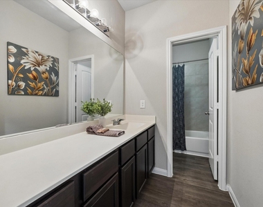 3811 W Alessano Lane - Photo Thumbnail 19