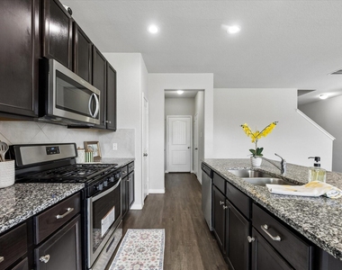 3811 W Alessano Lane - Photo Thumbnail 9