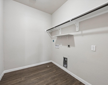 3811 W Alessano Lane - Photo Thumbnail 21