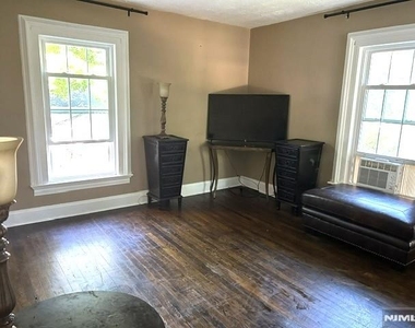 76 Elm - Photo Thumbnail 11