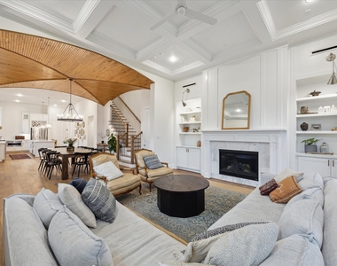 110 E 26th Street - Photo Thumbnail 5