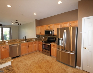 1056 Hampton Circle - Photo Thumbnail 2